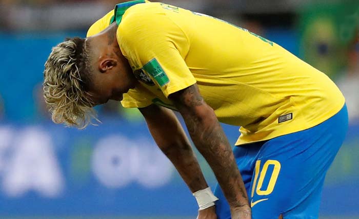 Andalan tim Brasil, Neymar kecewa usai ditahan imbang tim Swiss Senin 18 Juni dinihari. (foto: afp)