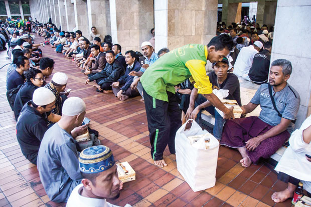 KERAGAMAN: Dalam konteks sosial, ada miskin, ada kaya, bersatu dalam Islam. (foto: ist)