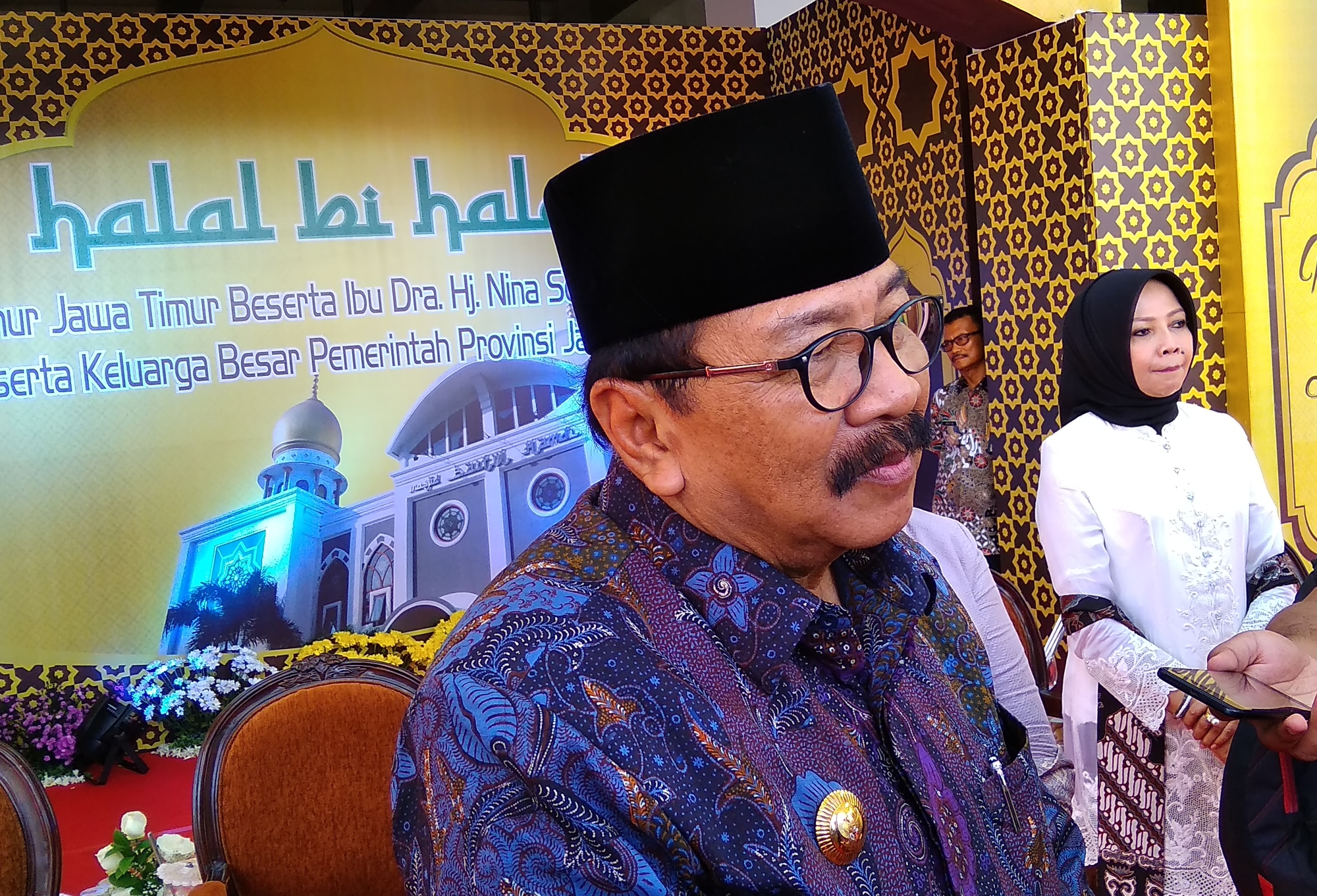 Gubernur jatim Soekarwo saat halal bihalal di kantor Gubernur Jalan Pahlawan Surabaya. (foto: hrs/ngopibareng)