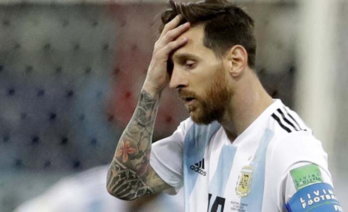 Kapten sekaligus bintang Argentina Lionel Messi, usai timnya dikalahkan Kroasia Jumat dini hari. (foto: afp)