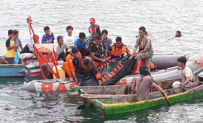 Tim SAR gabungan hari Sabtu 23 Juni menemukan satu orang korban dari KM Ramos Risma Marisi yang tenggelam semalam. (foto: analisadaily)