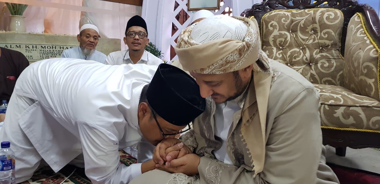 Calon Gubernur Jawa Timur, Saifullah Yusuf (Gus Ipul) hadir di Haul KH Muhammad Hasan bin Syamsuddin bin Qoiduddin ke 63 di Pondok Pesantren Zainul Hasan Genggong Pajarakan Probolinggo, Senin, 25 Juni 2018 siang.