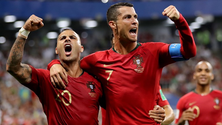 Dua bintang Portugal Ronaldo dan Querisma. foto:fifa