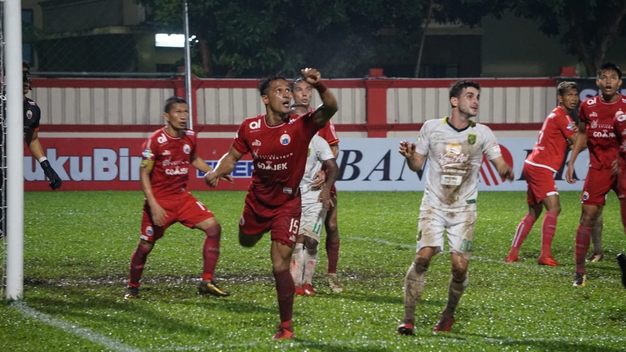 Persebaya Surabaya saat hadapi Persija Jakarta di stadion PTIK, Selasa 26 Juni 2018. (foto: ngopibareng)