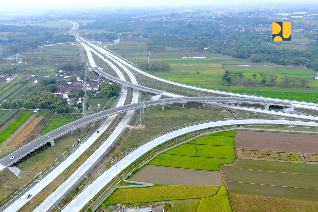Pembangunan Jalan Tol Trans Jawa dari Merak - Banyuwangi sepanjang 1.150 Km. (Foto: Dok. PUPR)