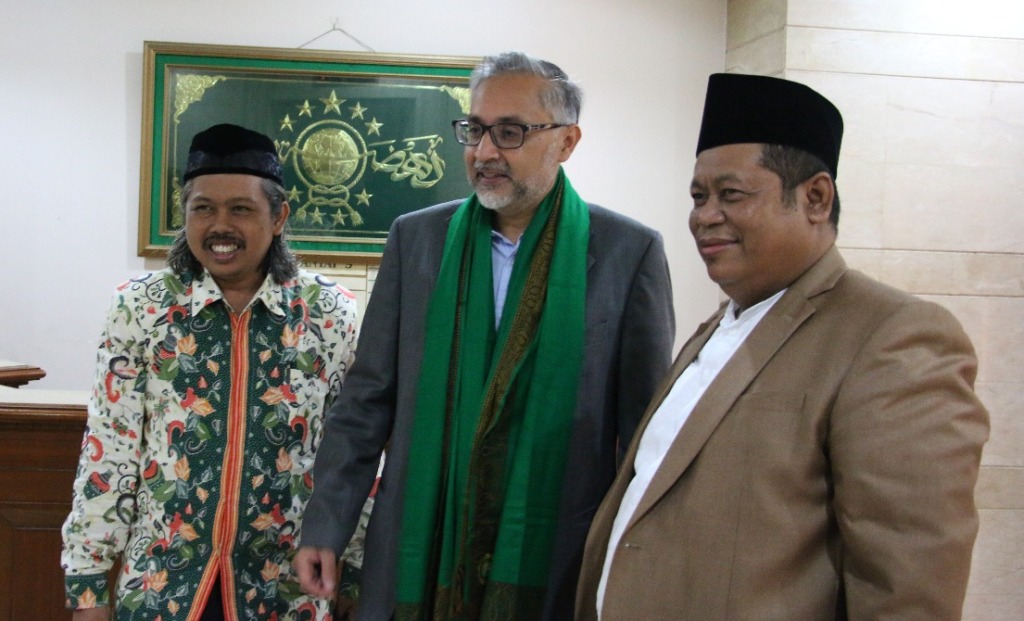 KESAN: Duta Besar Inggris Moazzam Malik bersilaturahim ke PBNU di Jakarta. (foto: ist)