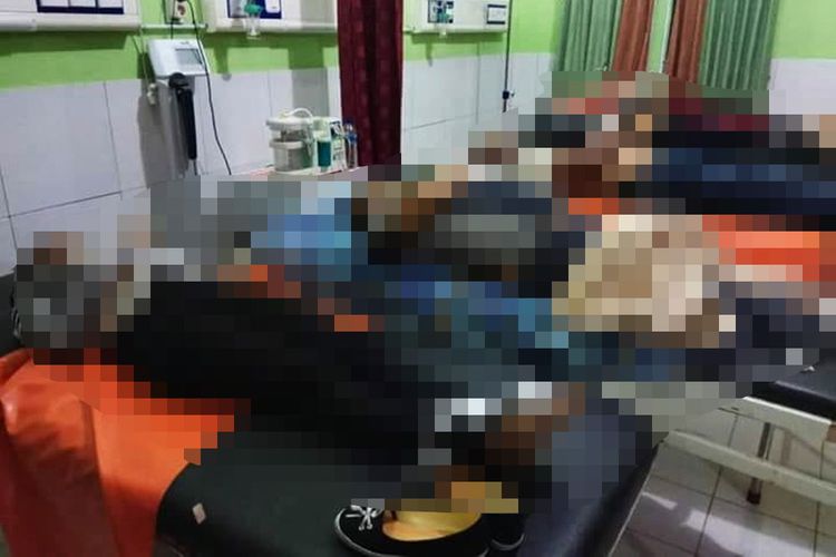 Sejumlah korban tabrakan soeedboat yang memuat TKI illegal di perairan perbatasan Pulau Sebatik, Kabupaten Nunukan, Kalimantan Utara, Jumat (29/6/2018). 