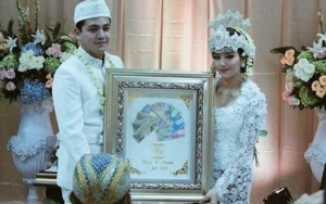 Adzana Bing Slamet dan Rizky Alatas reski menikah.