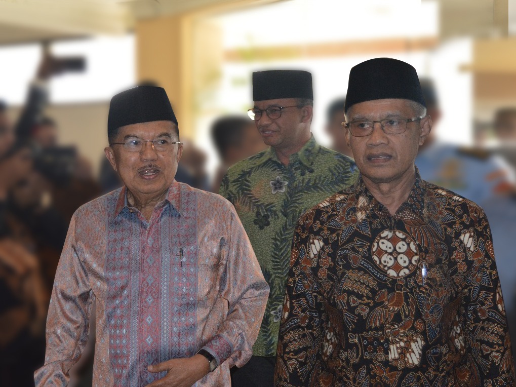 DIALOG: Haedar Nashir bersama Wapres Jusuf Kalla. (foto: md for ngopibareng.id)