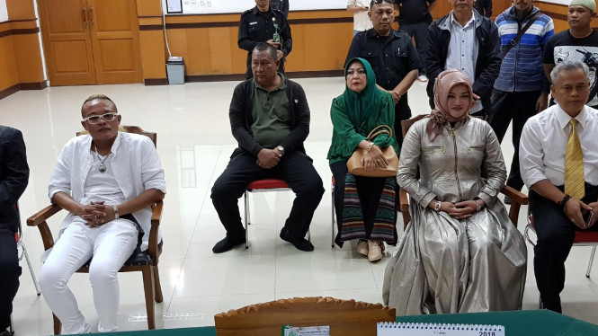 Sule akhirnya bertemu dengan sang istri, Lina di sidang kedua perceraian mereka di Pengadilan Agama Cimahi, Jawa Barat, Kamis 5 Juli 2018.