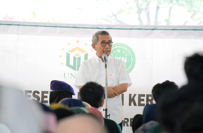 Rektor Universitas NU Surabaya (UNUSA) melepas 655 mahasiswanya untuk Kuliah Kerja Nyata 2018 di Sidoarjo dan Surabaya, Senin, 9 Juli 2018. 