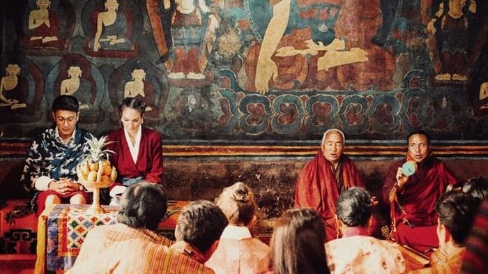Pasangan Nadine Chandrawinata dan Dimas Anggara menikah di Biara Paro Taktsang (Taktsang Dzong) atau Tiger’s Nest, sejak 5 Mei 2018 lalu. foto:instagram/tisats/likechairunisa.