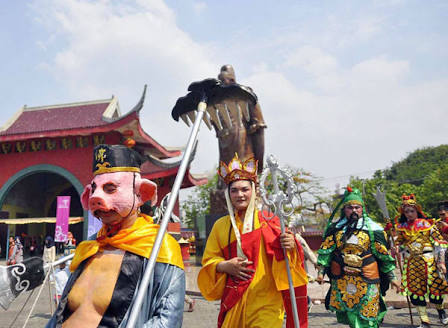 Begini wira-wiri kostum kalau festival Cheng Ho sudah digelar. foto:dok dispar semarang
