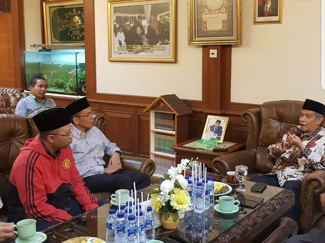 PERTEMUAN: Tuan Guru Bajang bersama KH Said Aqil Siroj di PBNU Jakarta. (foto: pbnu for ngopibareng.id)
