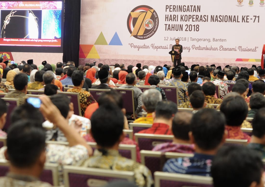 Presiden Jokowi dalam sambutannya di Harkopnas mendorong pelaku koperasi untuk memanfaatkan media sosial dan e-commerce. (Foto: Div Pers Presiden)