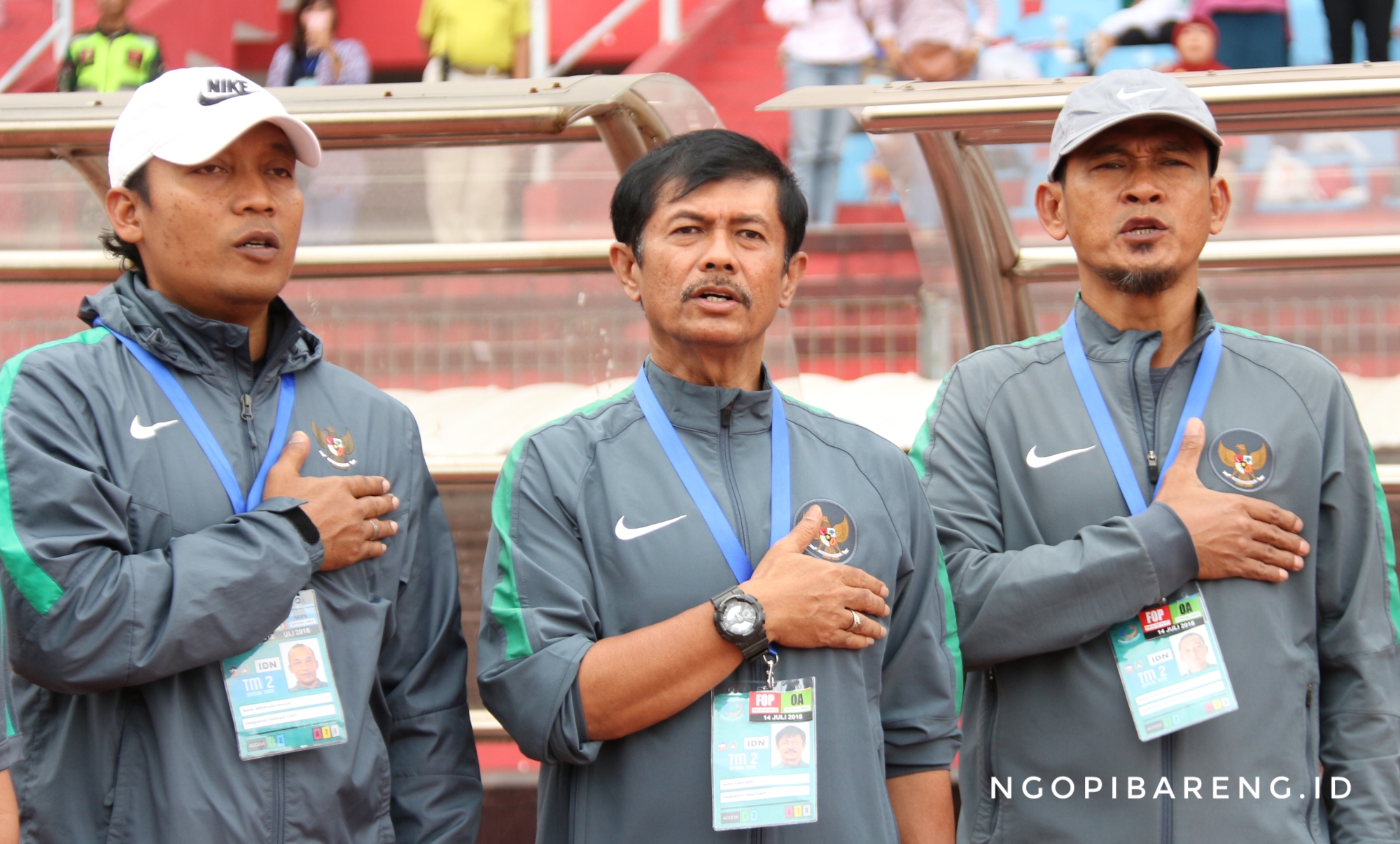 Pelatih Timnas Indonesia U-19, Indra Sjafri (tengah). (foto& hrs/ngopibareng)