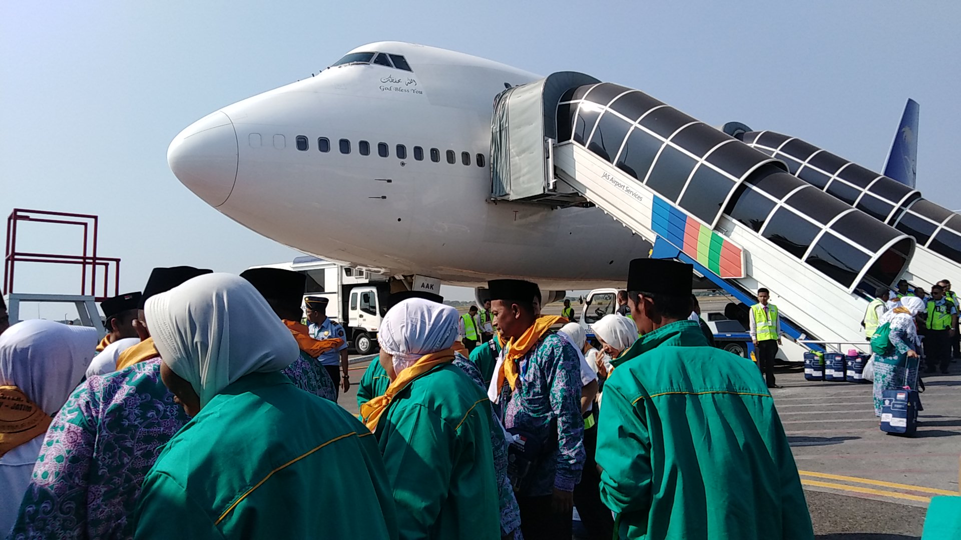 Keberangkatan Kloter Pertama jamaah haji Embarkasi Surabaya, di Bandara Juanda, Surabaya, Selasa 17 Juli 2018. (foto: farid/ngopibareng.id) 