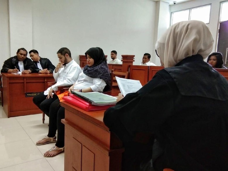 Dhawiya Zaida dan Muhammad menjalani sidang di Pengadilan Negeri Jakarta Timur.