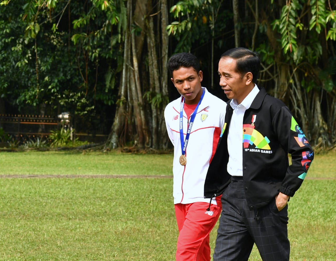 Presiden Joko Widodo menerima kunjungan juara dunia lari 100 meter, Lalu Muhammad Zohri, di Istana Bogor, Rabu 18 Juli 2018. (Foto : Divisi Pers Presiden)