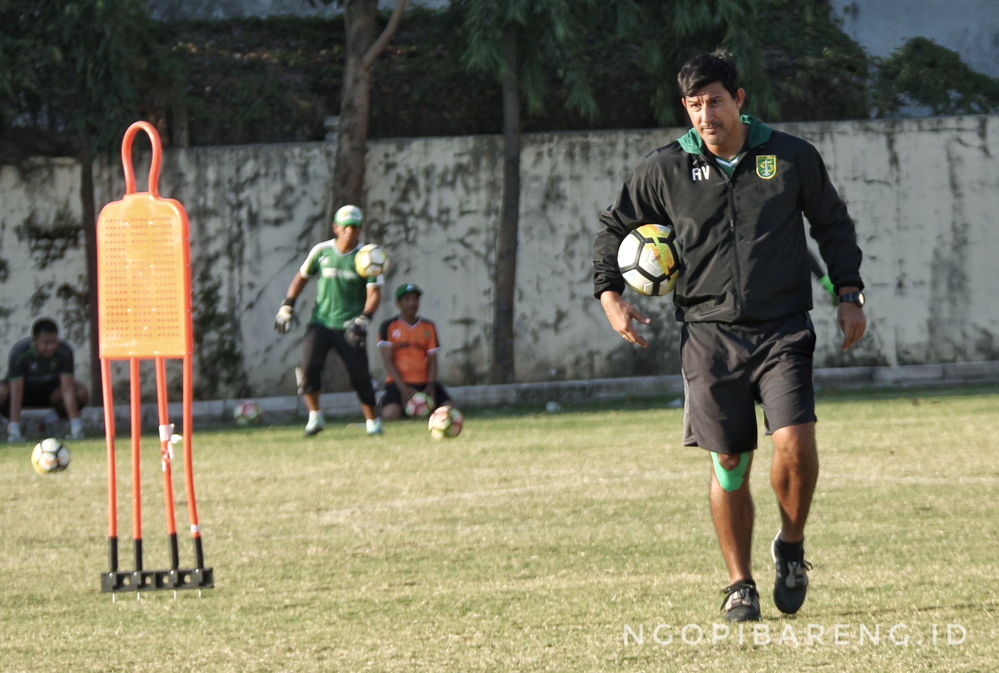 Pelatih Persebaya, Angel Alfredo Vera. (foto: hrs/ngopibareng)