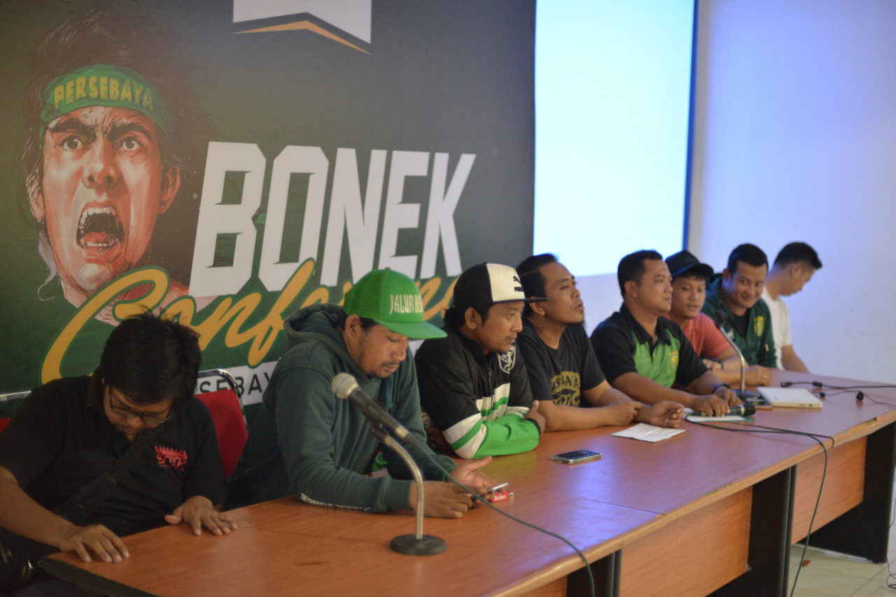 Pertemuan Bonek Mania dengan Manajemen Persebaya. (foto: Official)