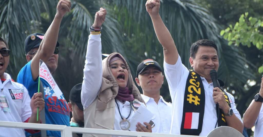 Neno Warisman dan Mardani Ali Sera gencar menyuarakan #2019GantiPresiden.