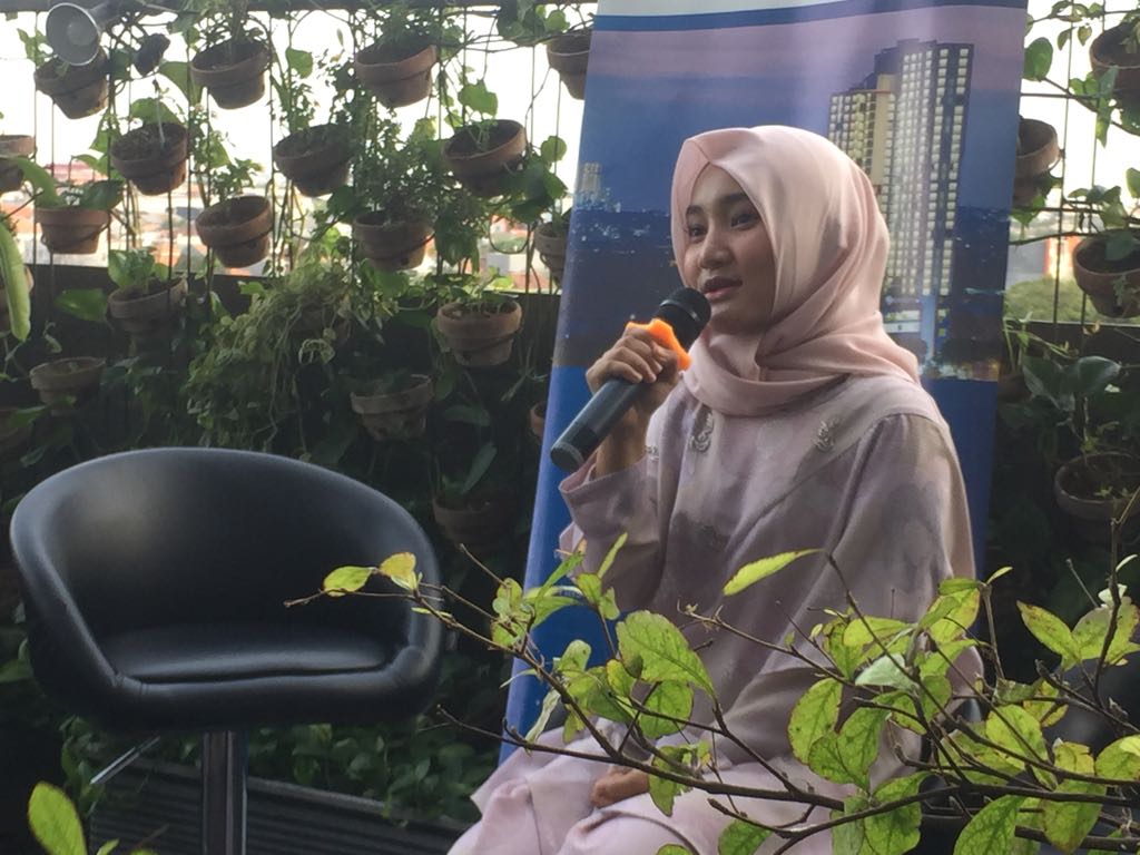 Fatin Shidqia ketika menghadiri jumpa pers di Hotel Papilio Surabaya, Sabtu 21 Juli 2018. (Amanah/ngopibareng.id)