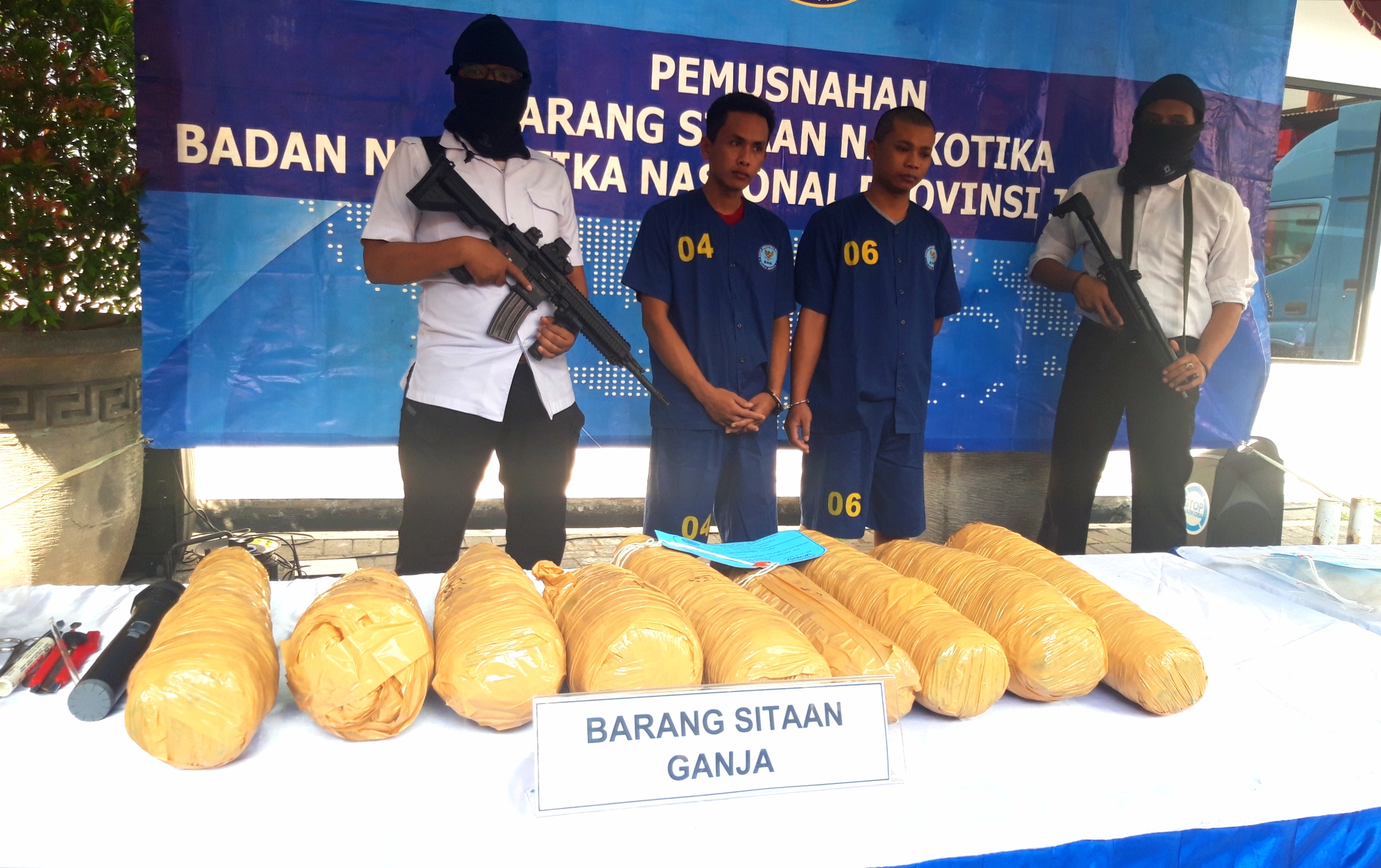 Pemusnahan sabu dan ganja di BNNP Jatim, Surabaya, Rabu, 25 Juli 2018. (Foto: Farid/ngopibareng.id) 