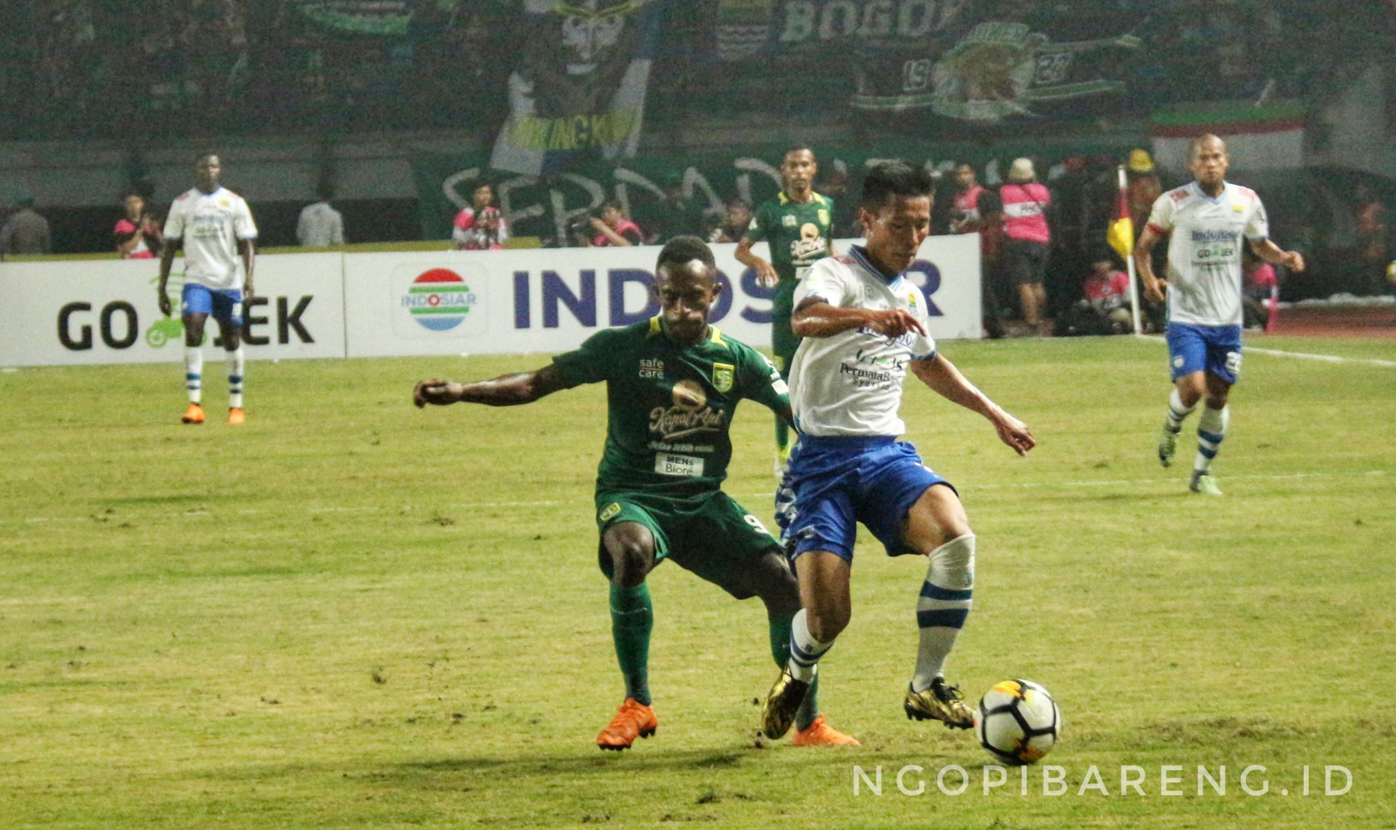 Persebaya vs Persib Bandung di Stadion Gelora Bung Tomo, Kamis 26 Juli 2018. (foto: hrs/ngopibareng)
