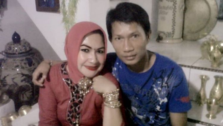 Kapten Persija Jakarta Ismed Sofyan dan istrinya, Cut Rita. foto: IG/ismedsofyan14.
