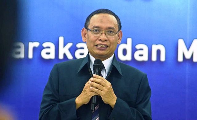 PERINGATAN DINI: Rektor Universitas Airlangga Moh Nasih.(foto: ist)