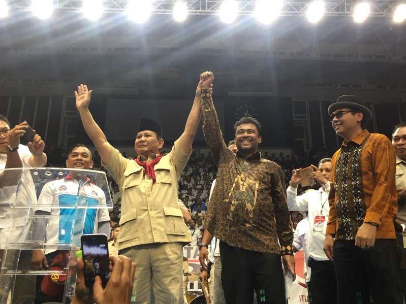 Bakal Capres Prabowo bersama Presiden KSPI Said Iqbal. Foto : Kumparan