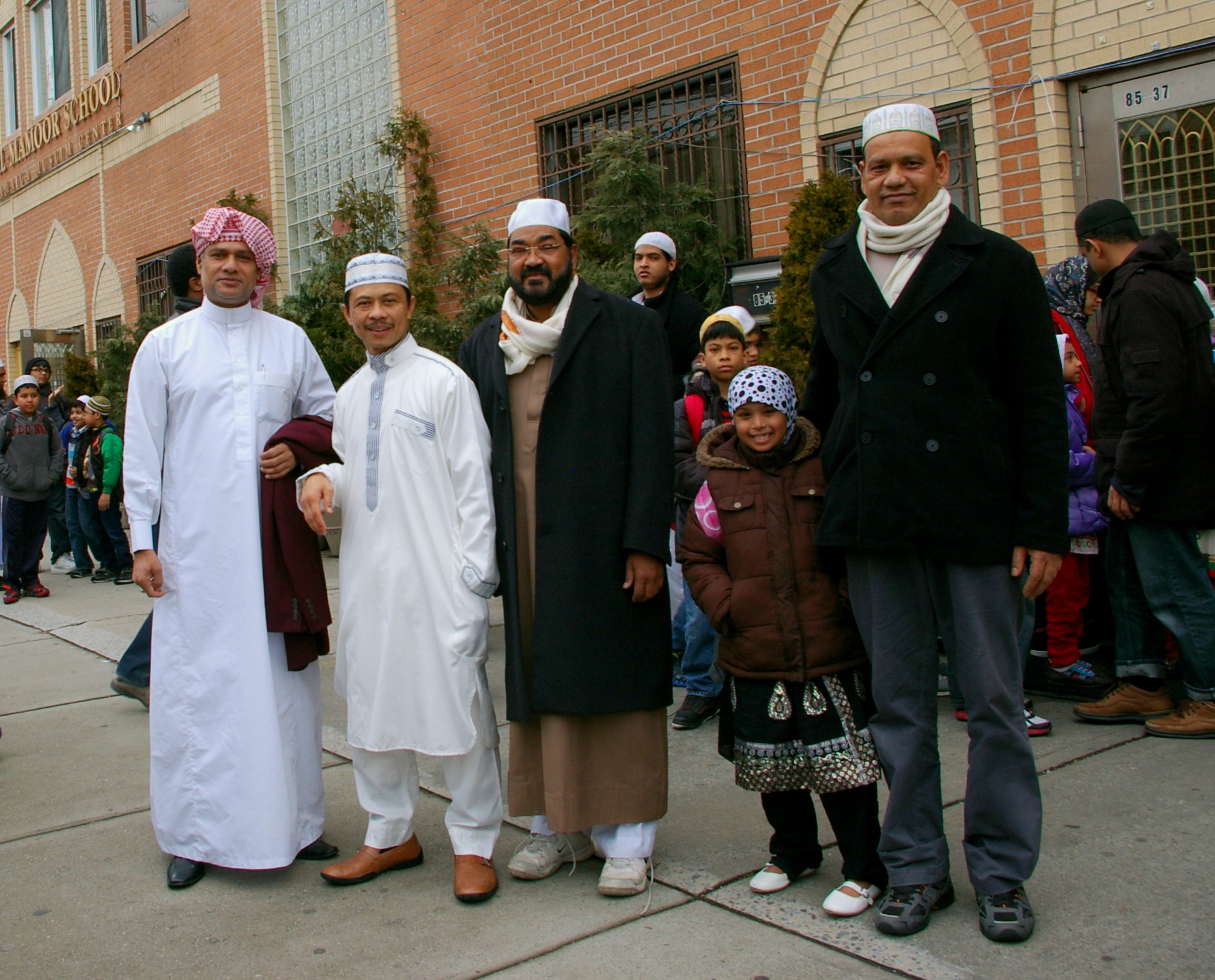 Ustadz Shamsi Ali bersama koleganya di Amerika Serikat. (foto: ist)