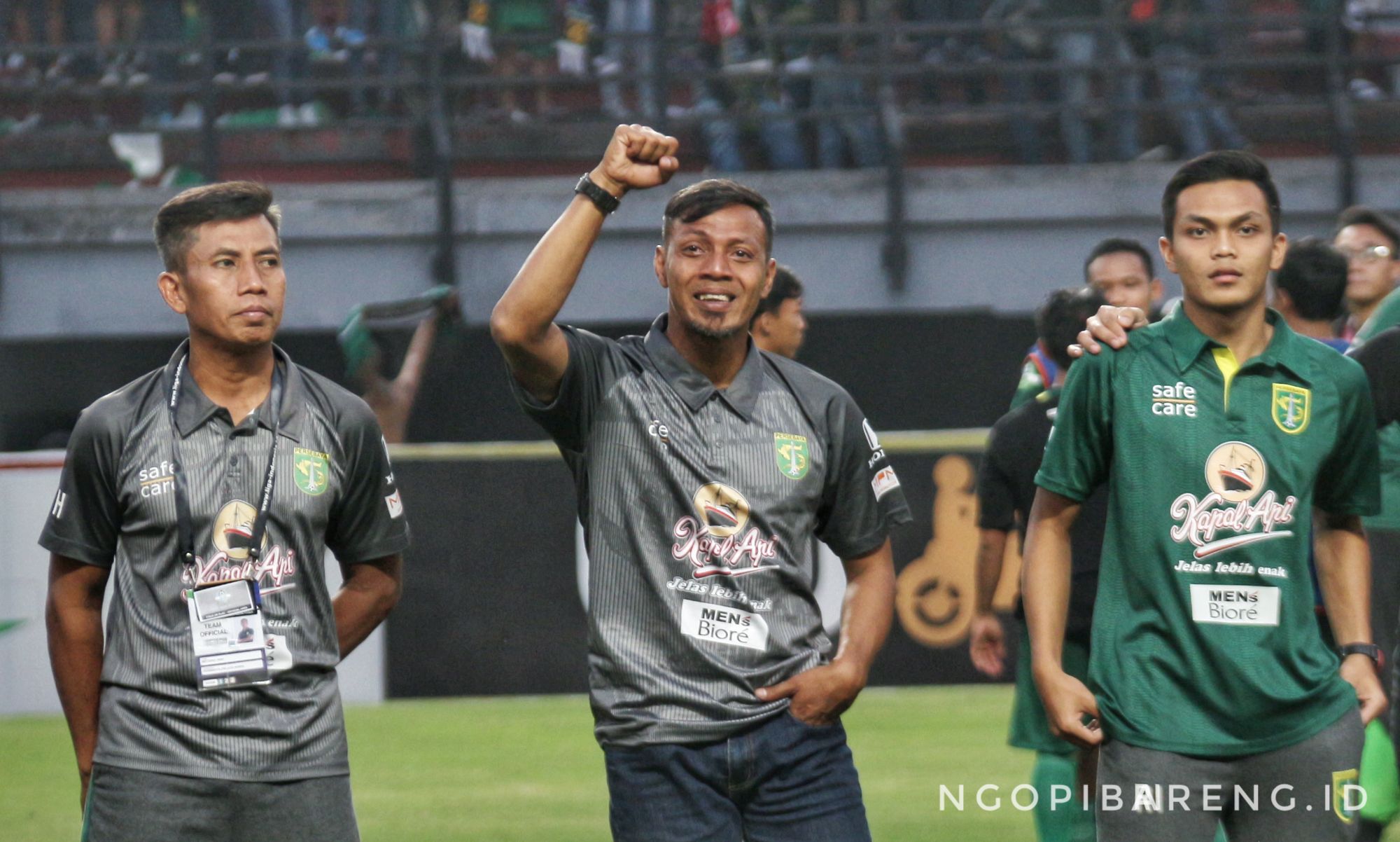 Pelatih caretaker Persebaya, Bejo Sugiantoro tengah, usai laga lawan Persela, Minggu 5 Agustus 2018. (foto: Haris/ngopibareng)