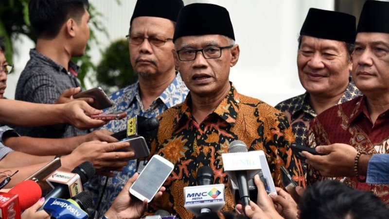SIKAP: Ketua Umum PP Muhammadiyah Haedar Nashir usai diterima Presiden Jokowi di Istana bersama 177 mahasiswa dari Ikatan Mahasiswa Muhammadiyah (IMM) di Istana Negara, Jakarta. (foto: ist)