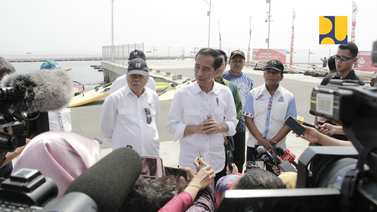 Presiden RI Joko Widodo (Jokowi) meresmikan venue layar (National Sailing Center) dan venue jetski (Jetski Indonesia Academy) yang telah diap digunakan pada Asian Games 2018, di venue layar, Pantai Barat Ancol, Jakarta, Senin 6 Agustus 2018. (Foto: Dok. PUR)