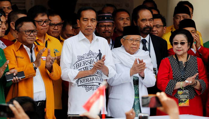 Pasangan Jokowi - Ma'ruf Amin saat akan mendaftarkan diri di KPU sebagai capres dan cawapes.