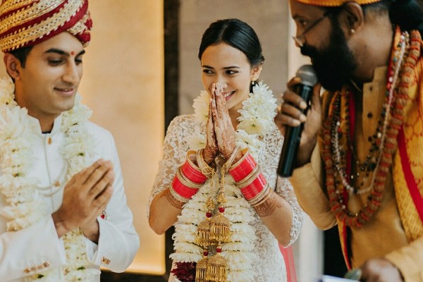 Prosesi pernikahan Nadine Alexandra dengan pria India digelar dengan budaya India. Foto: IG/nadinealexandradewi.