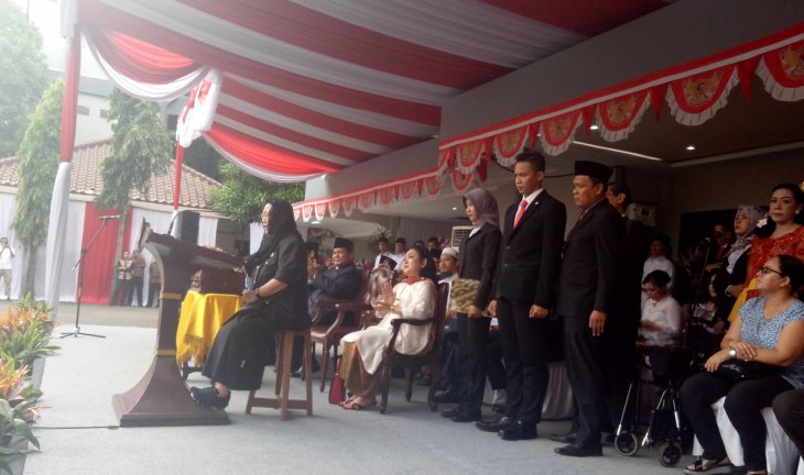 Bakal Calon Presiden RI, Prabowo Subianto dan Titiek Soeharto menghadiri upacara peringatan Hari Kemerdekaan RI ke 73 di Universitas Bung Karno (UBK) di Jakarta Pusat, Jumat 17 Agustus 2018. (Foto: Antara)