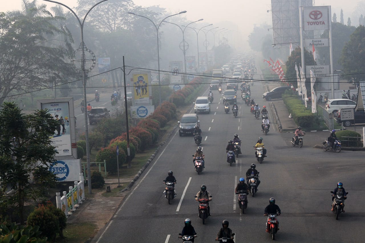 Kota Pontianak diselimuti asap. Foto : BNPB