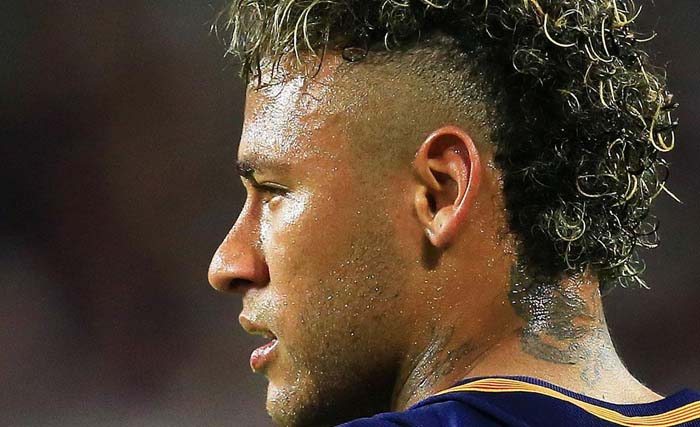 Neymar pastikan masih tetap di PSG. (Foto: AFP)