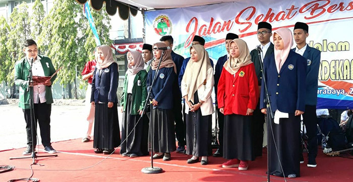 Pelantikan pengurus Asosiasi Koperasi Mahasiswa Surabaya periode 2018 - 2019. (Foto: Unusa)