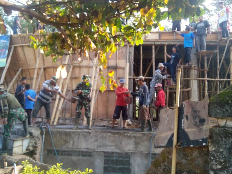 Karya Bakti Pengecoran Masjid Di Desa Kembangbelor, Pacet Kabupaten Mojokerto
