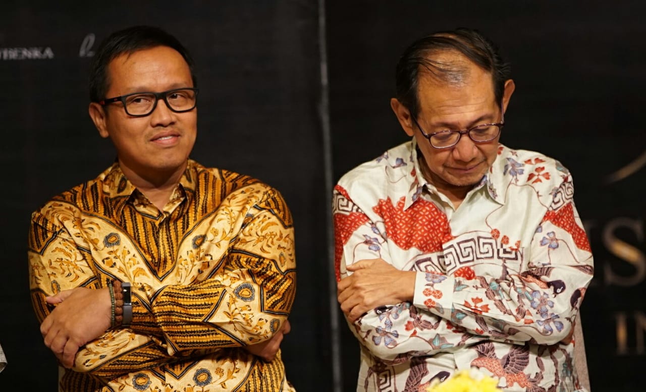Don Kardono (kiri) bersama pakar marketing kelas dunia, Hermawan Karyajaya. foto:dok