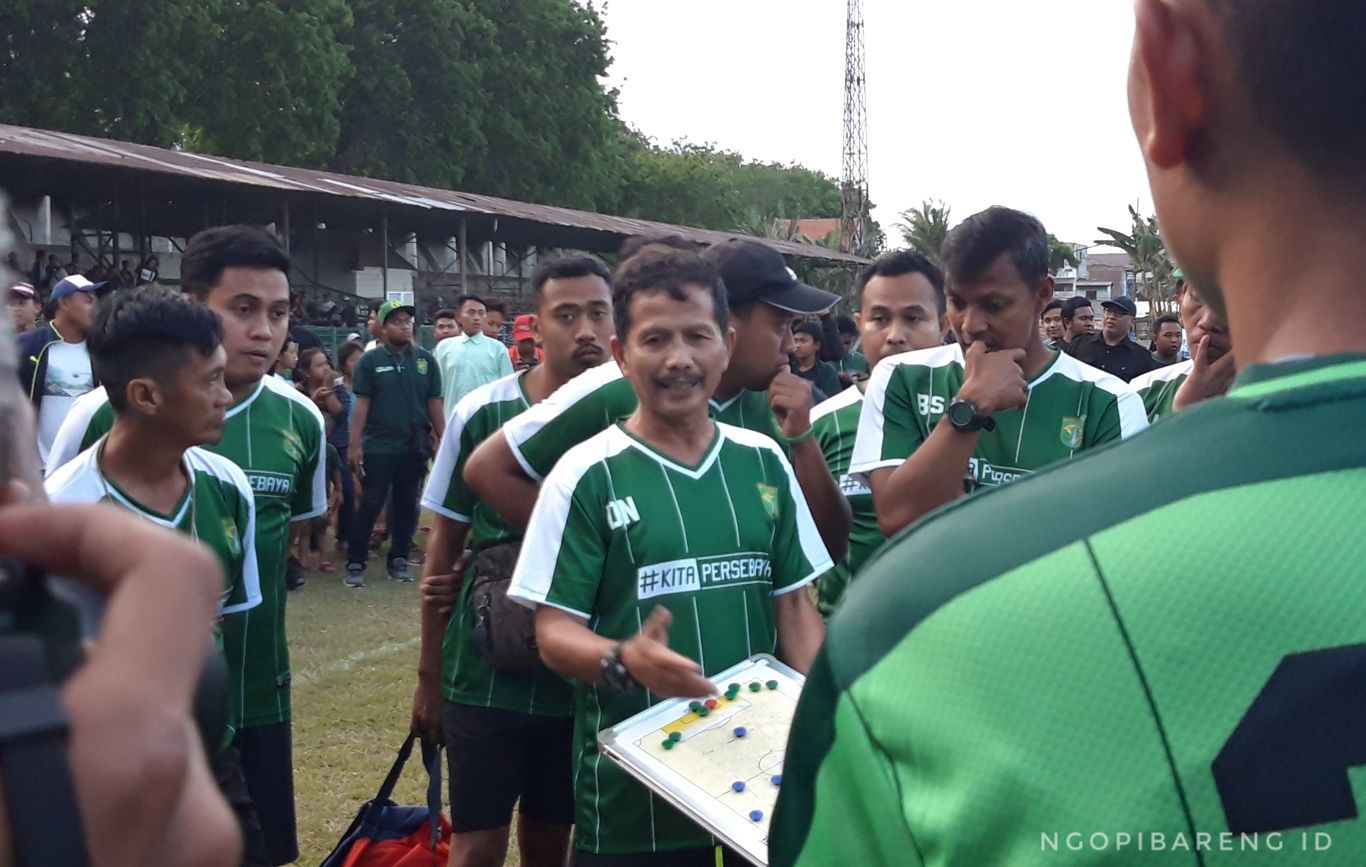 Pelatih baru Persebaya, Djajang Nurdjaman. (foto: Haris/ngopibareng)