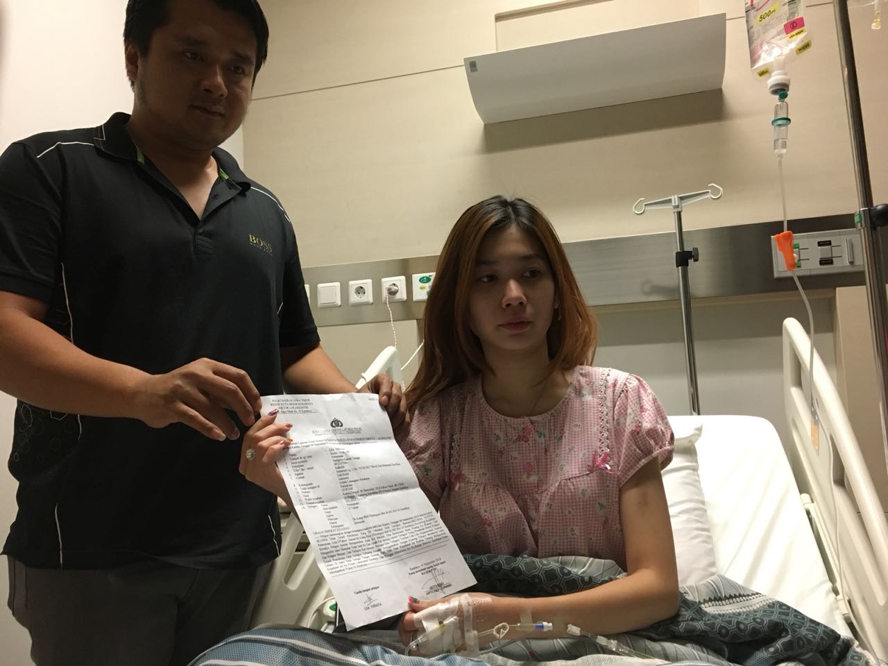 Lia Vinata, (31),  saat dirawat di Rumah Sakit (RS) National Hospital Surabaya. foto:tom/ngopibareng