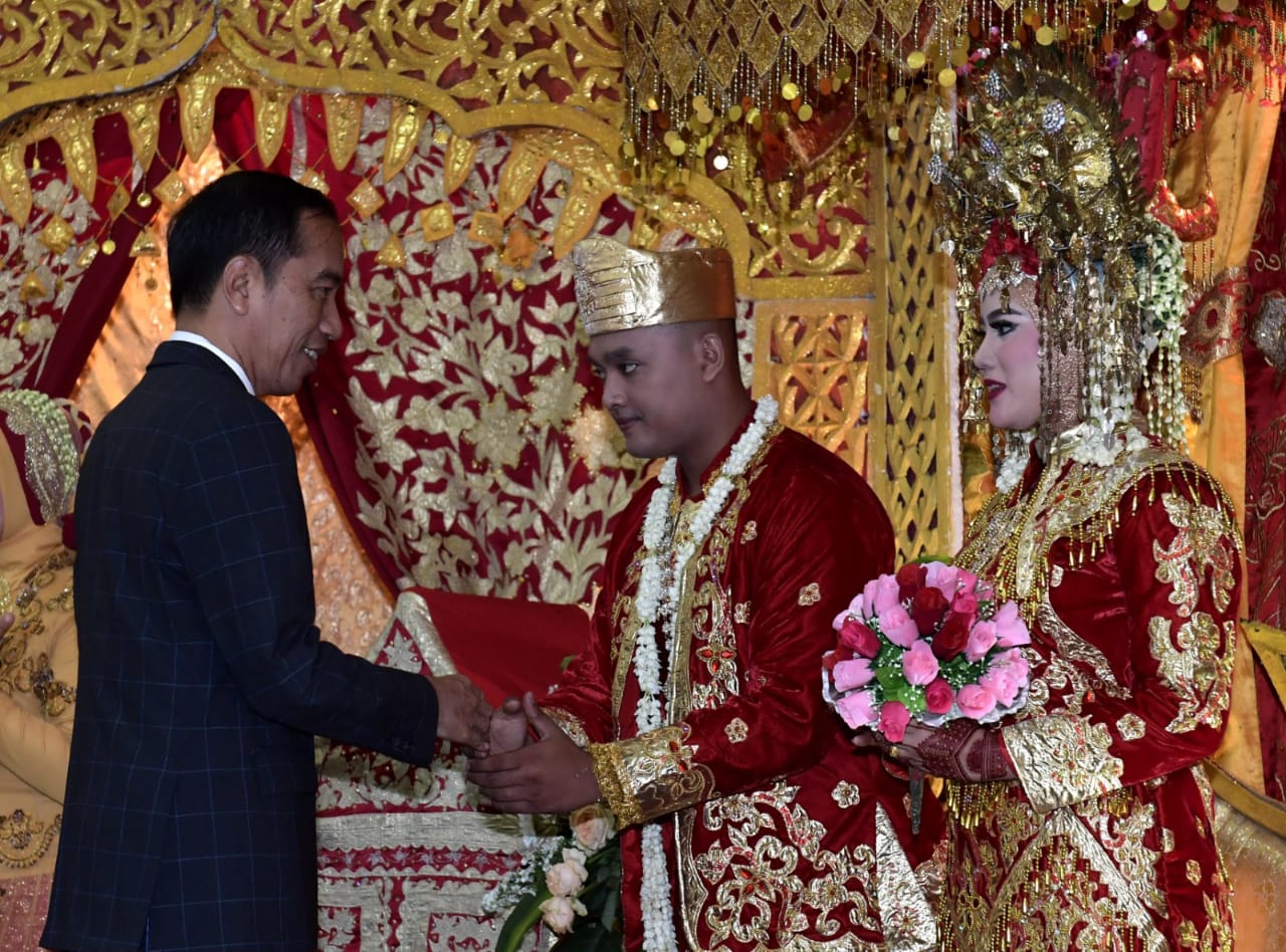 Presiden Joko Widodo menghadiri resepsi pernikahan anggota Paspampres, Andhika Hartama, Minggu, 9 September 2018. (Foto: Biro Pers Presiden)