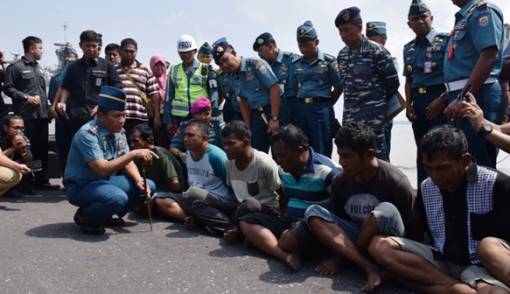 Ilustrasi perompak laut yang berhasil ditangkap TNI AL. (Foto: Dispen Armatim)