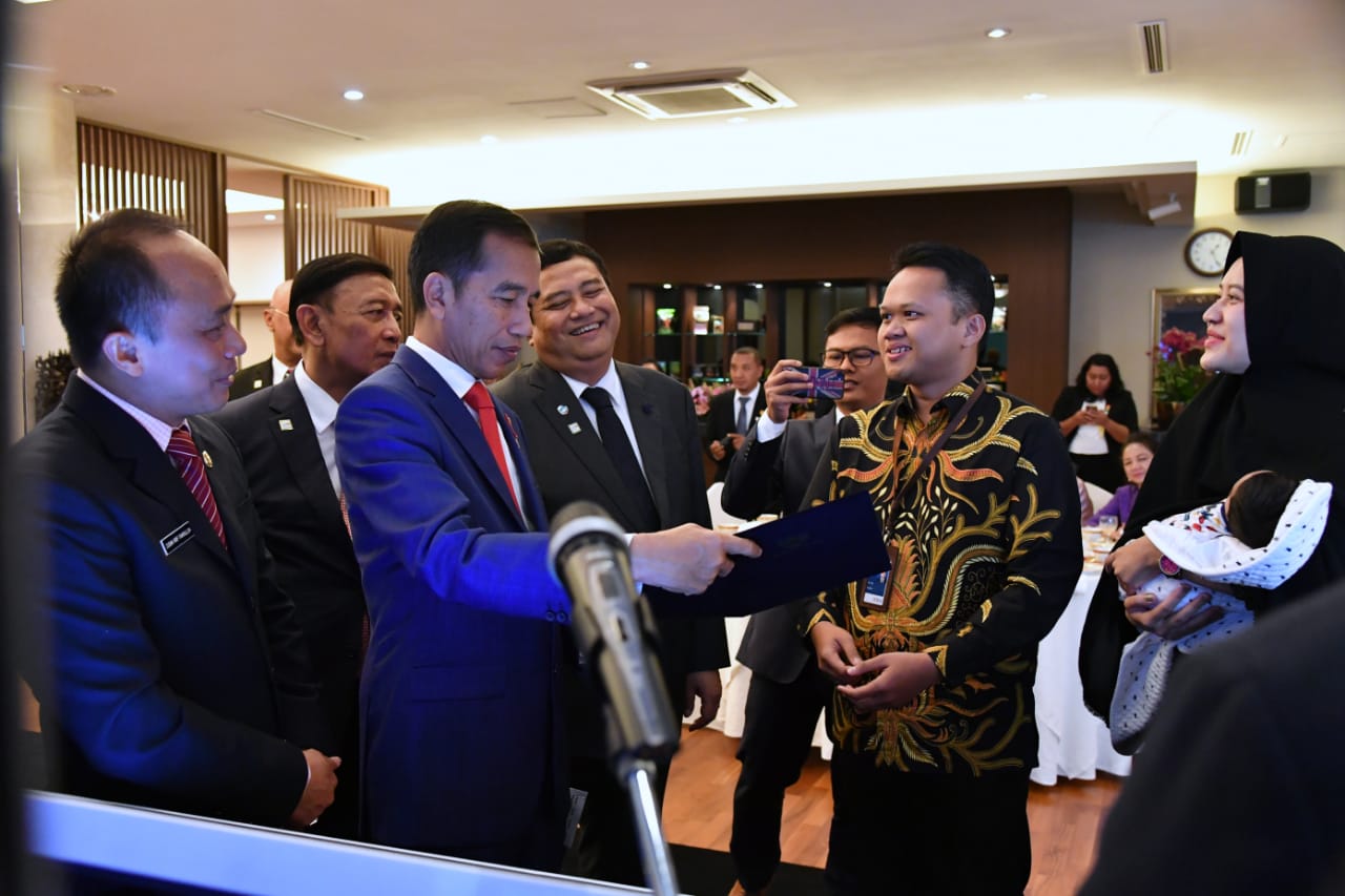 Presiden Jokowi meluncurkan portal untuk melayani Warga Negara Indonesia yang berada di luar negeri, Senin, 10 September 2018. (Foto: Biro Pers Presiden)