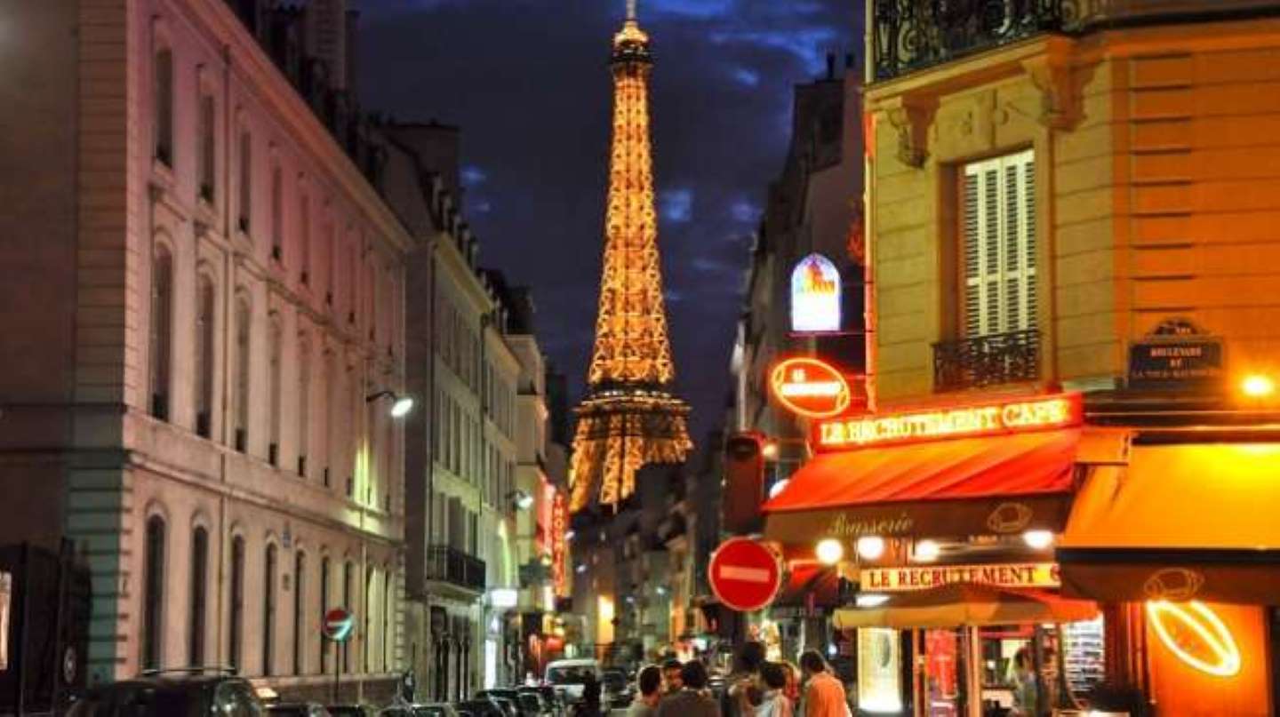 Ilustrasi gemerlap kota Paris. Foto : shuttersthock